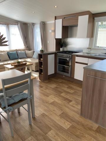 Cosy, Coastal Themed Holiday Home, Rockley Park, Poole, Dorset Buitenkant foto