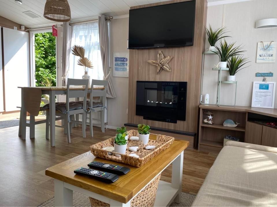Cosy, Coastal Themed Holiday Home, Rockley Park, Poole, Dorset Buitenkant foto