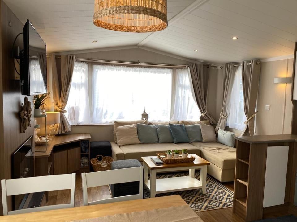 Cosy, Coastal Themed Holiday Home, Rockley Park, Poole, Dorset Buitenkant foto